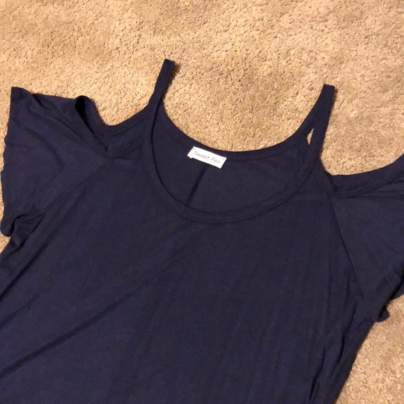 Cold Shoulder Dress with Pockets - Picture 4 of 6